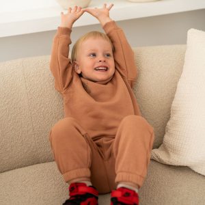 Mocha mousse laisvalaikio kostiumėlis be pūko